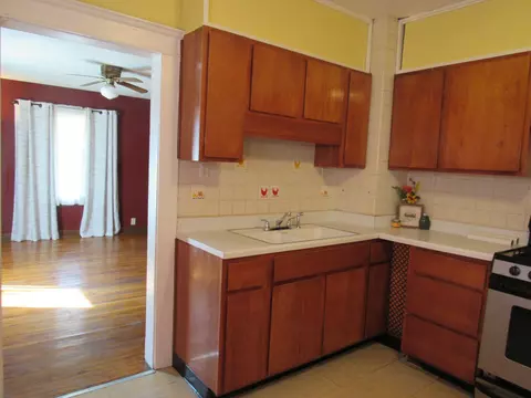 Kitchen - 372 S Douglas Ave, Springfield, OH 45505 photo 2 of 3