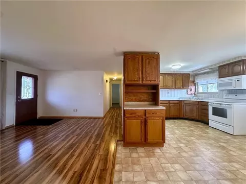 Living - 614 Marilyn Dr, Sidney, OH 45365 photo 5 of 5