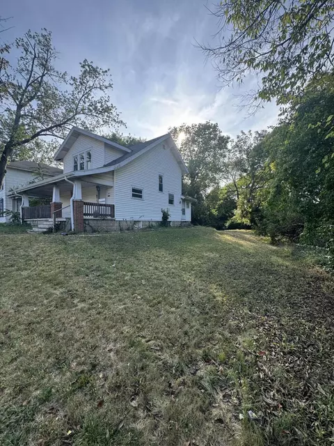 1009 N Lowry Ave, Springfield, OH 45504