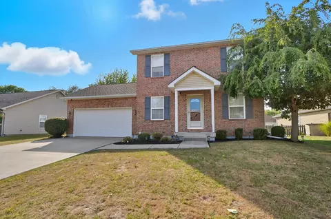 1760 Hunters Ridge Dr, Troy, OH 45373