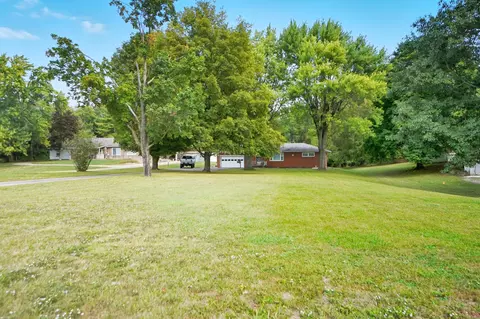 Exterior - 542 Villa Rd, Springfield, OH 45503 photo 2 of 7