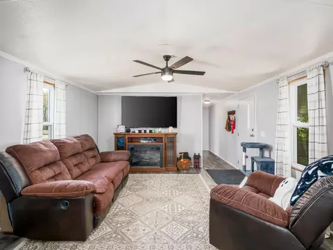 569 E 10th St #1A, Marysville, OH 43040