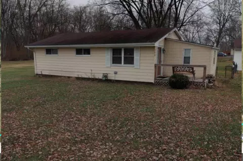 390 Meenach Ln, Springfield, OH 45505 photo 2