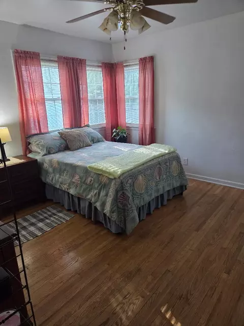 Bedroom - 438 Lawnview Ave, Springfield, OH 45505 photo 2 of 3
