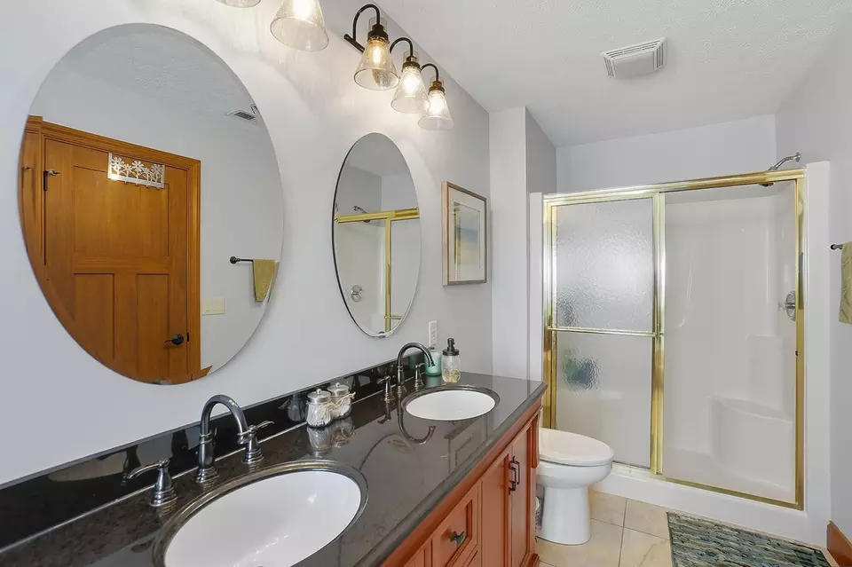 Bath - 726 Rockhurst Cir, Troy, OH 45373 photo 4 of 6