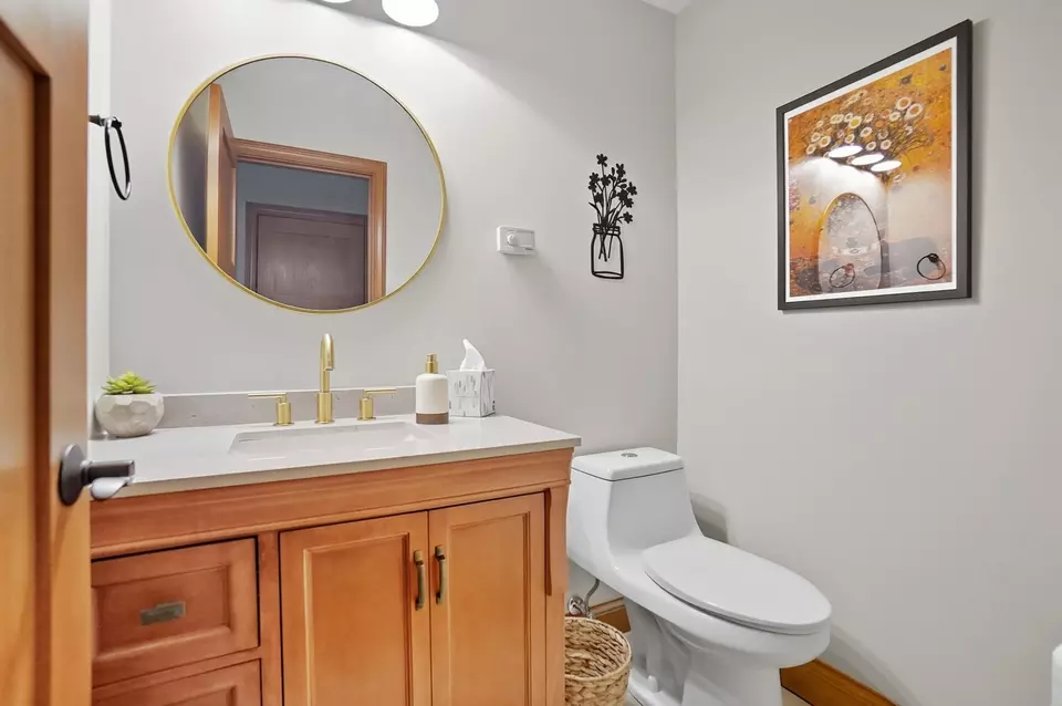 Bath - 726 Rockhurst Cir, Troy, OH 45373 photo 1 of 6