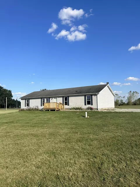 6985 Smith Rd, Bradford, OH 45308