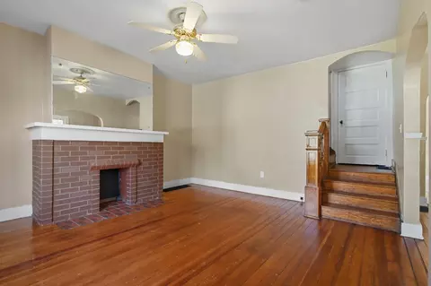Living - 842 Oak St, Springfield, OH 45505 photo 7 of 9