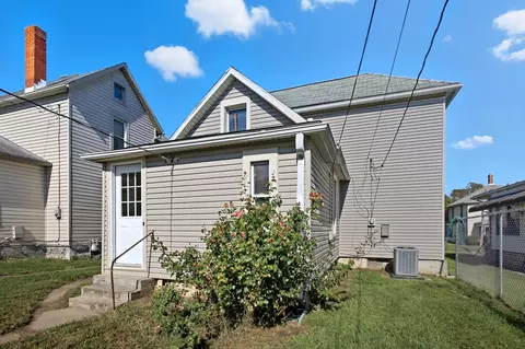 Exterior - 842 Oak St, Springfield, OH 45505 photo 4 of 6