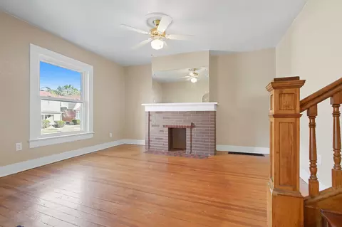 Living - 842 Oak St, Springfield, OH 45505 photo 5 of 9