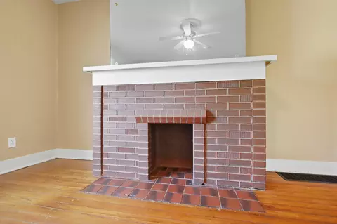 Living - 842 Oak St, Springfield, OH 45505 photo 8 of 9
