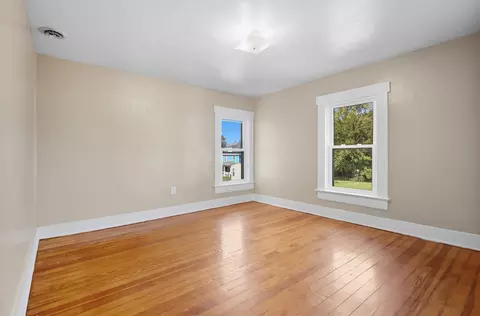 Bedroom - 842 Oak St, Springfield, OH 45505 photo 1 of 4