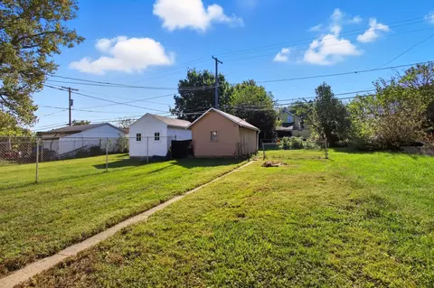 Exterior - 842 Oak St, Springfield, OH 45505 photo 5 of 6