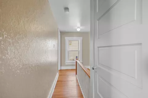 Entry Way - 842 Oak St, Springfield, OH 45505 photo 5 of 5