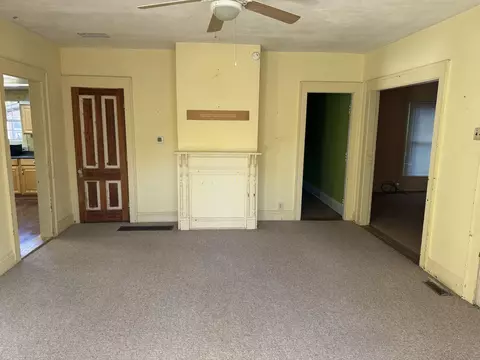 Living - 4831 Temple St, Springfield, OH 45502 photo 2 of 4