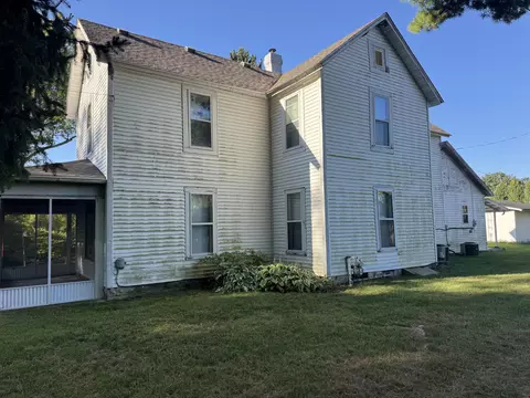 Exterior - 4831 Temple St, Springfield, OH 45502 photo 3 of 13