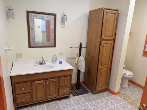 Bath - 4831 Temple St, Springfield, OH 45502 photo 1 of 2