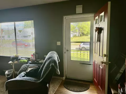 Entry Way - 637 S Arlington Ave, Springfield, OH 45505 photo 1 of 1