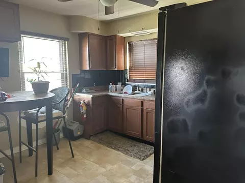 Kitchen - 637 S Arlington Ave, Springfield, OH 45505 photo 1 of 1