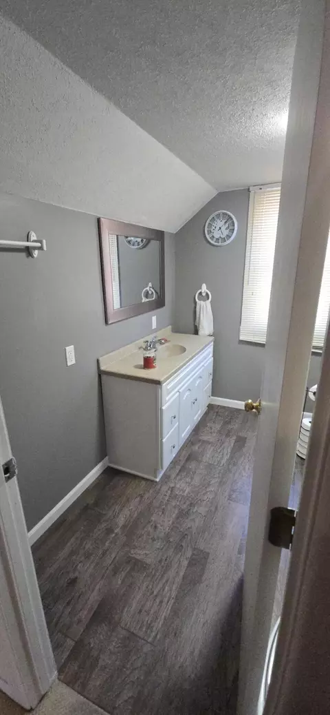 Bath - 524 N Buckeye St, Celina, OH 45822 photo 4 of 4