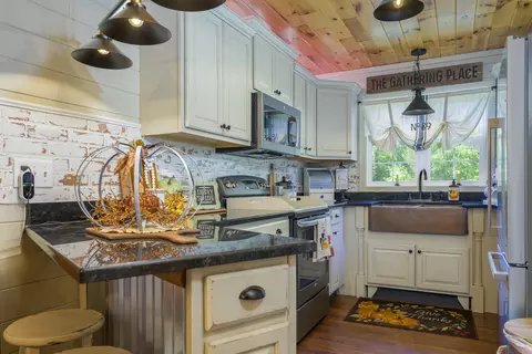Kitchen - 341 S Main St, De Graff, OH 43318 photo 1 of 5