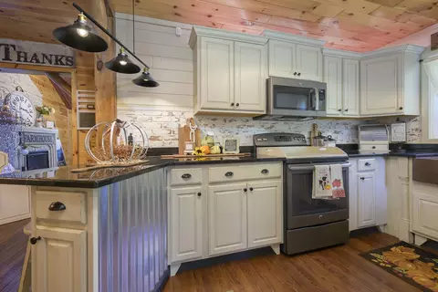 Kitchen - 341 S Main St, De Graff, OH 43318 photo 2 of 5