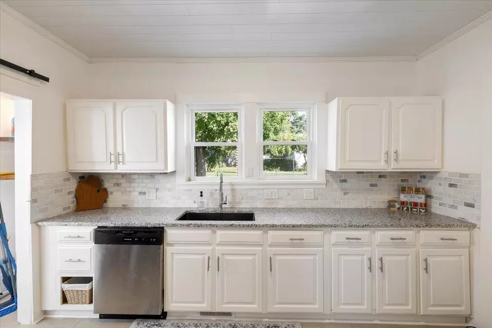Kitchen - 508 Park Ave, Piqua, OH 45356 photo 3 of 4