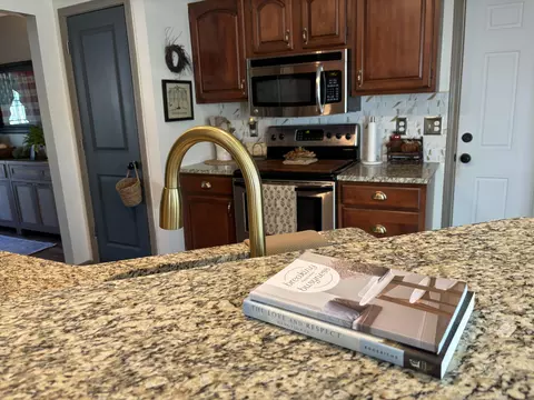 Kitchen - 2805 Old Oak Ln, Springfield, OH 45503 photo 8 of 8