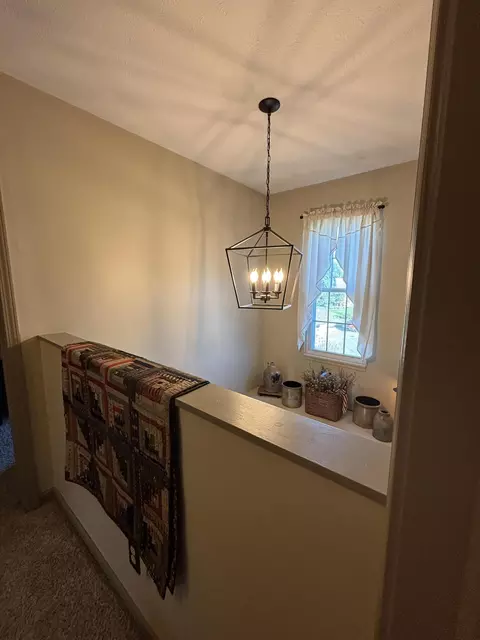 Entry Way - 2805 Old Oak Ln, Springfield, OH 45503 photo 6 of 6