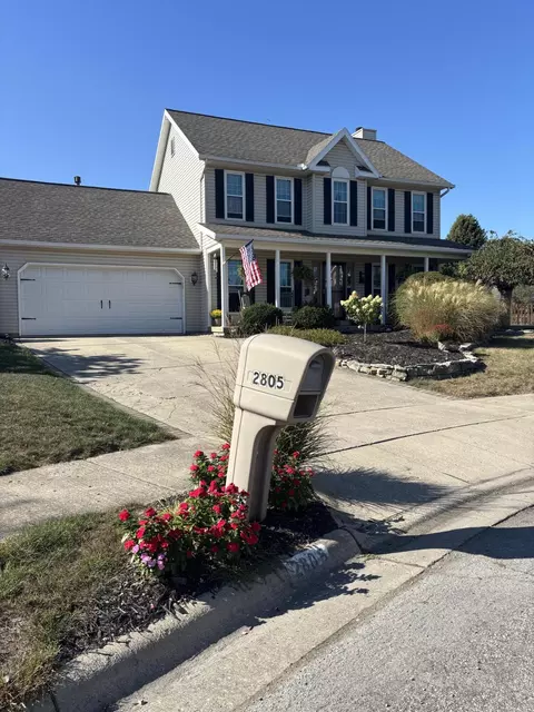 Exterior - 2805 Old Oak Ln, Springfield, OH 45503 photo 3 of 11