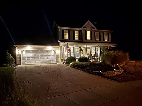2805 Old Oak Ln, Springfield, OH 45503