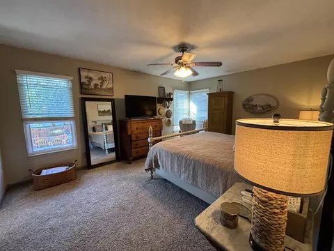Bedroom - 2805 Old Oak Ln, Springfield, OH 45503 photo 2 of 4