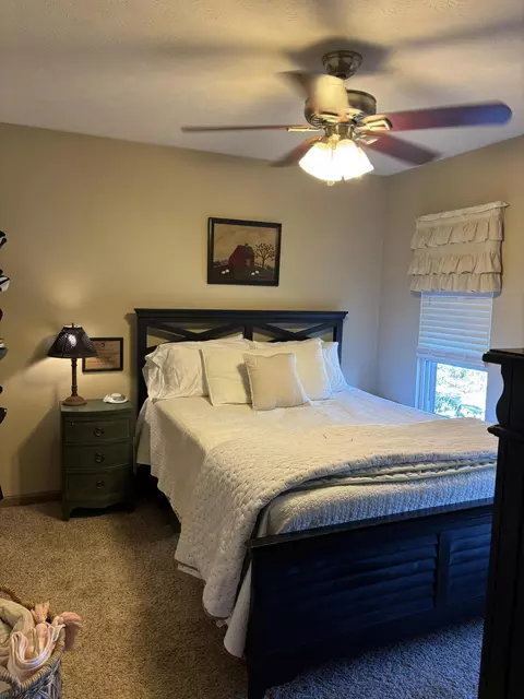 Bedroom - 2805 Old Oak Ln, Springfield, OH 45503 photo 4 of 4