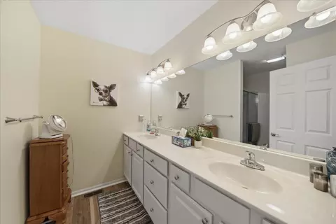 Bath - 3500 Oakmont Ct, Springfield, OH 45502 photo 3 of 4