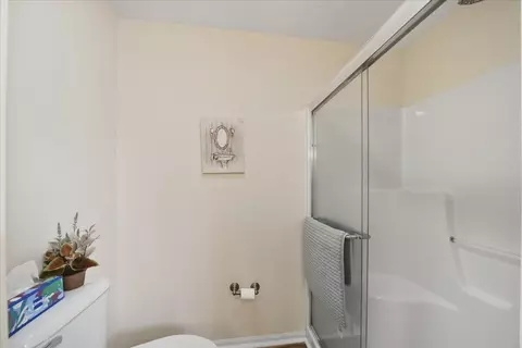 Bath - 3500 Oakmont Ct, Springfield, OH 45502 photo 4 of 4