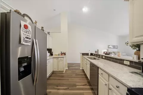 Kitchen - 3500 Oakmont Ct, Springfield, OH 45502 photo 1 of 5