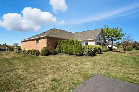 Exterior - 3500 Oakmont Ct, Springfield, OH 45502 photo 6 of 8