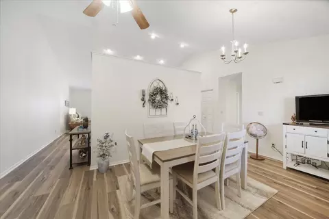 Dining - 3500 Oakmont Ct, Springfield, OH 45502 photo 3 of 5