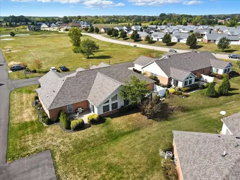 View/Area - 3500 Oakmont Ct, Springfield, OH 45502 photo 9 of 10