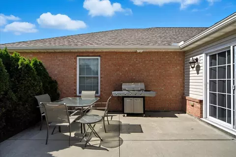 Exterior - 3500 Oakmont Ct, Springfield, OH 45502 photo 8 of 8