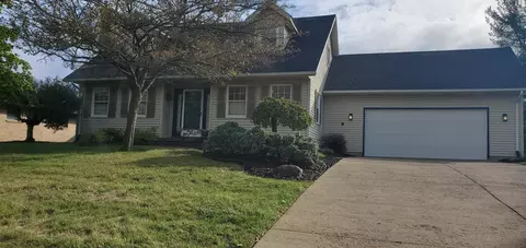 15810 Sunset Blvd, Wapakoneta, OH 45895