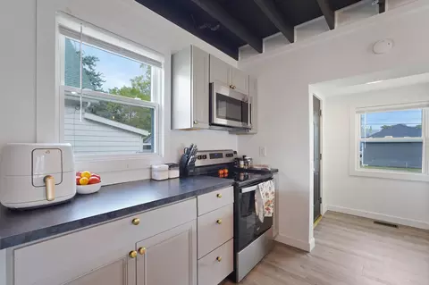 Kitchen - 1726 Highland Ave, Springfield, OH 45503 photo 13 of 16