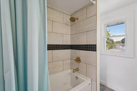 Bath - 1726 Highland Ave, Springfield, OH 45503 photo 6 of 6