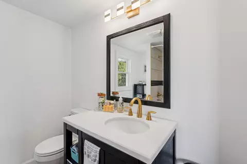 Bath - 1726 Highland Ave, Springfield, OH 45503 photo 4 of 6