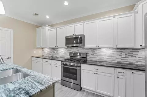 Kitchen - 2895 Riverwalk Blvd, Lima, OH 45806 photo 5 of 6