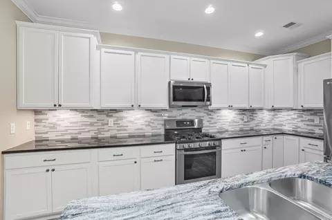 Kitchen - 2895 Riverwalk Blvd, Lima, OH 45806 photo 4 of 6