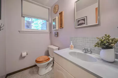 Bath - 2907 Mystic Ln, Springfield, OH 45503 photo 2 of 2