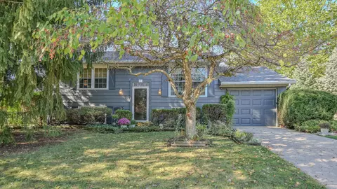 2907 Mystic Ln, Springfield, OH 45503