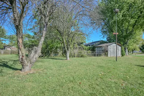 Exterior - 2907 Mystic Ln, Springfield, OH 45503 photo 12 of 39