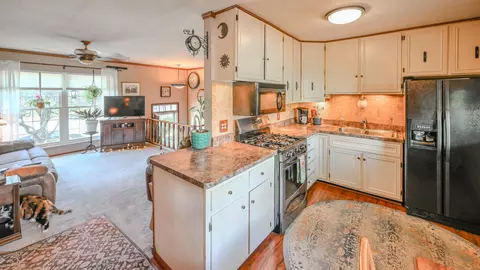 Kitchen - 2907 Mystic Ln, Springfield, OH 45503 photo 3 of 4